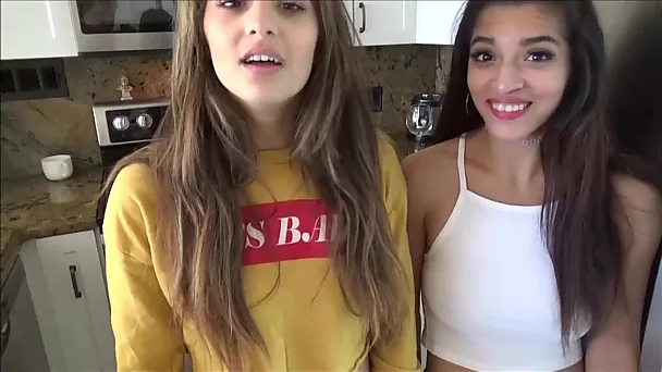 Gabriela Lopez e Sofie Reyes fazem FFM 3algum sexo com sua colega de quarto