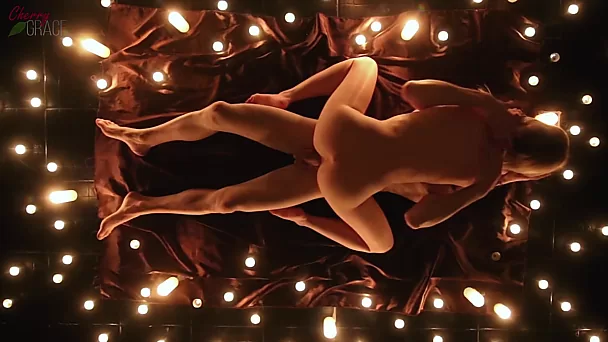 Casal romântico faz amor à luz de velas (MUITO SENSUAL!!!)