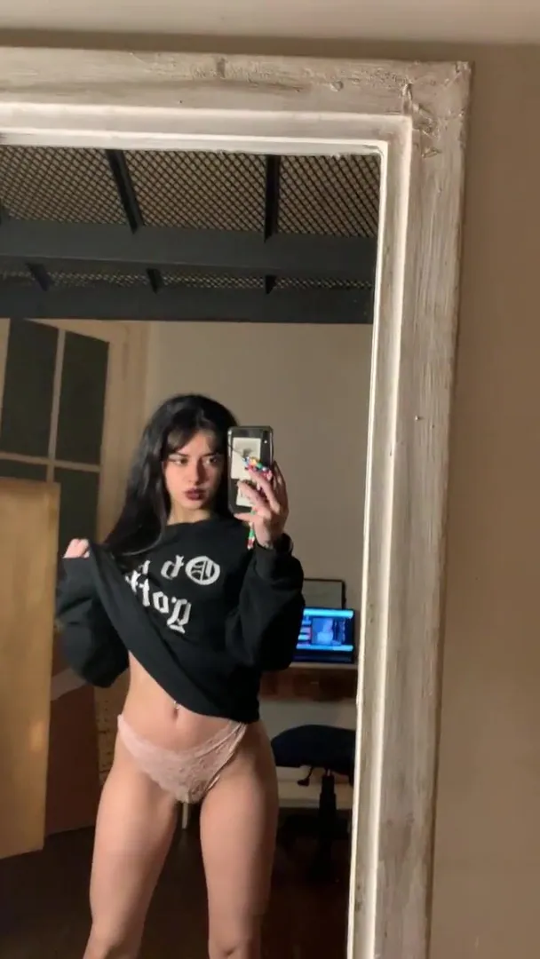 i hope someone here likes a goth latina :p