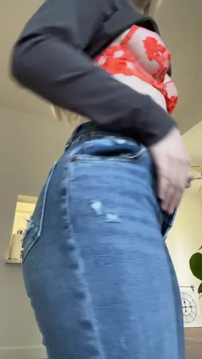 Jeans vs. Ass