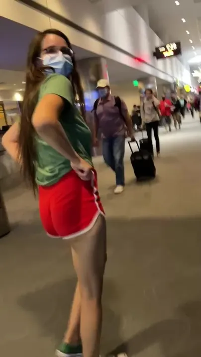 Wearing a butt plug at the airport, no idea how I made it through security unquestioned