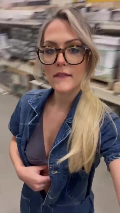 On the prowl for cute dads at the hardware store ☺️[GIF]