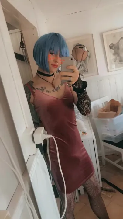 Cómo me encanta este vestido de terciopelo