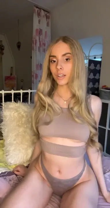 I'm pretty sure this top was made for flashing