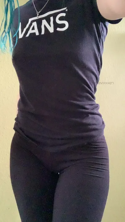 going out, but wanted to make a quick gif! my friend doesn’t get to see whats underneath my clothes, but you guys get to 