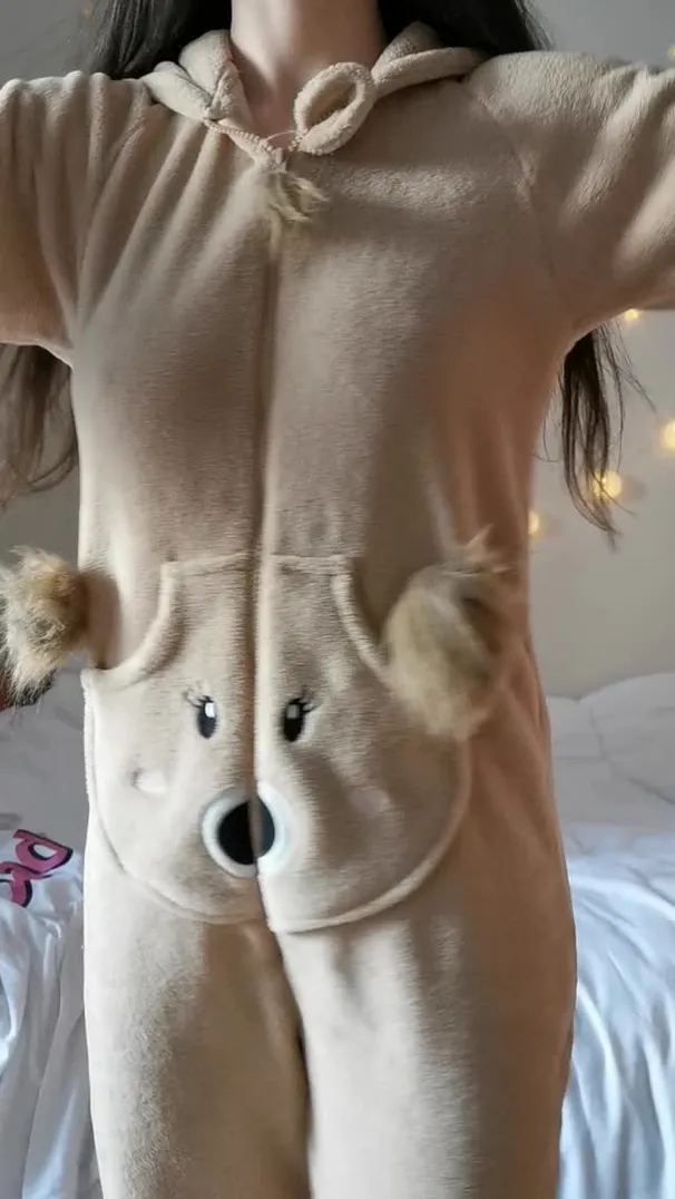 Hey its jess the busty bear