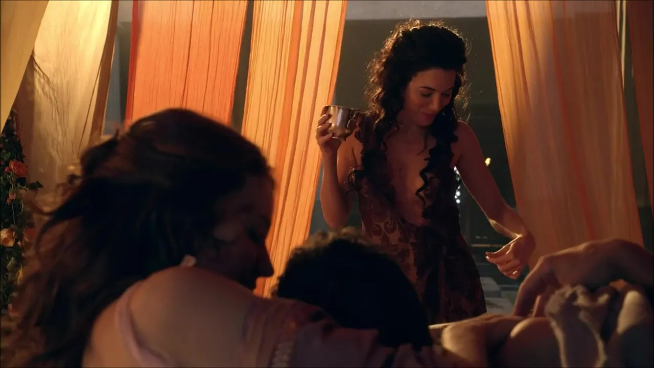 Lucy Lawless et Jaime Murray - Spartacus : les dieux de l'arène