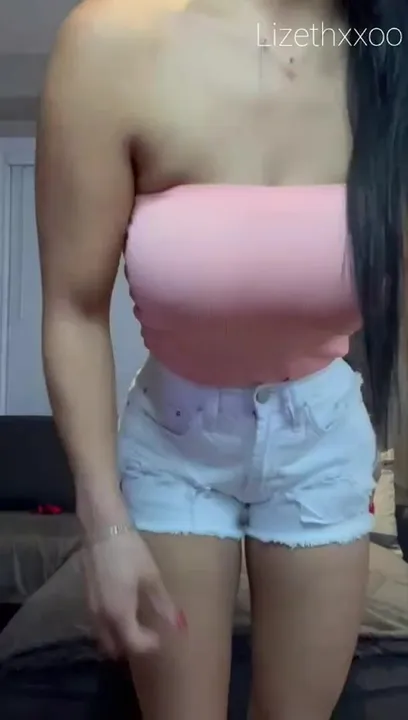 Voulez-vous me donner ce que je veux vraiment pour Noël. Mes seins colombiens couverts de sperme