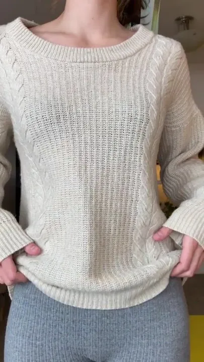 Você gosta do que está debaixo do meu suéter?