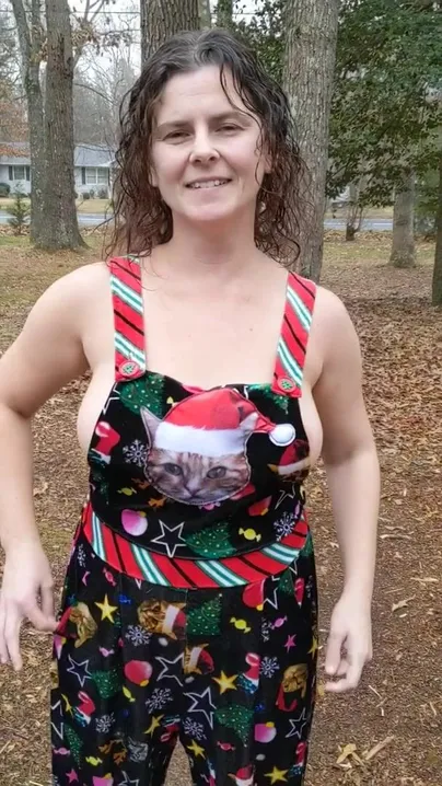 Would you get tired of my boobs if you were my neighbor?? 38y