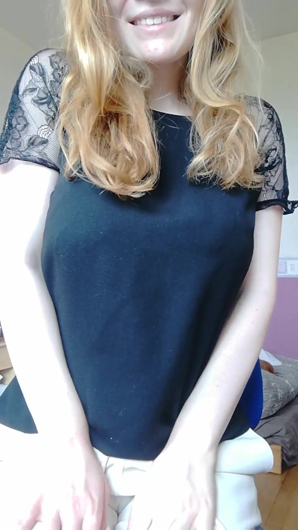 18 lifting shirt to show small boobs gifs