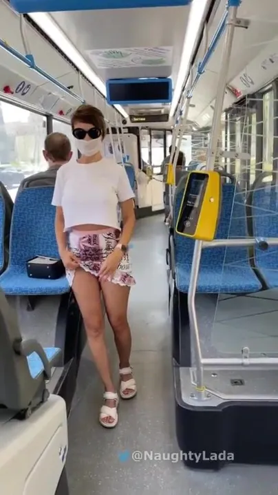 Flashing in the bus