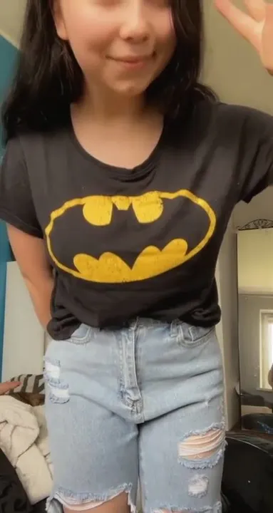 Você gosta do que está embaixo da minha camiseta?
