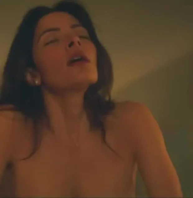 Sarah Shahi em "Sexo/Vida"