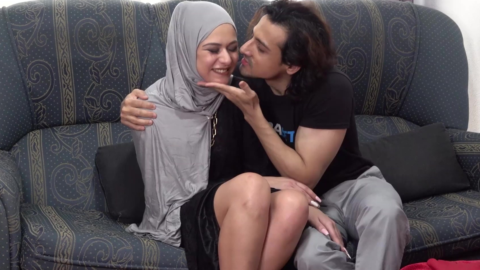 Sets cheated Muslim wife at ease and fucks her as the reward