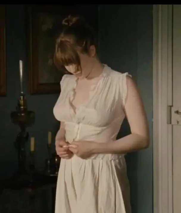 Iliana Zabeth in "House of Pleasures"