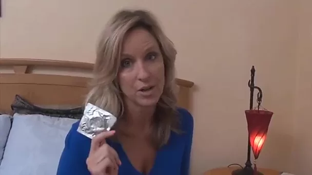 Stepmom teaches how to fuck WITHOUT CONDOM