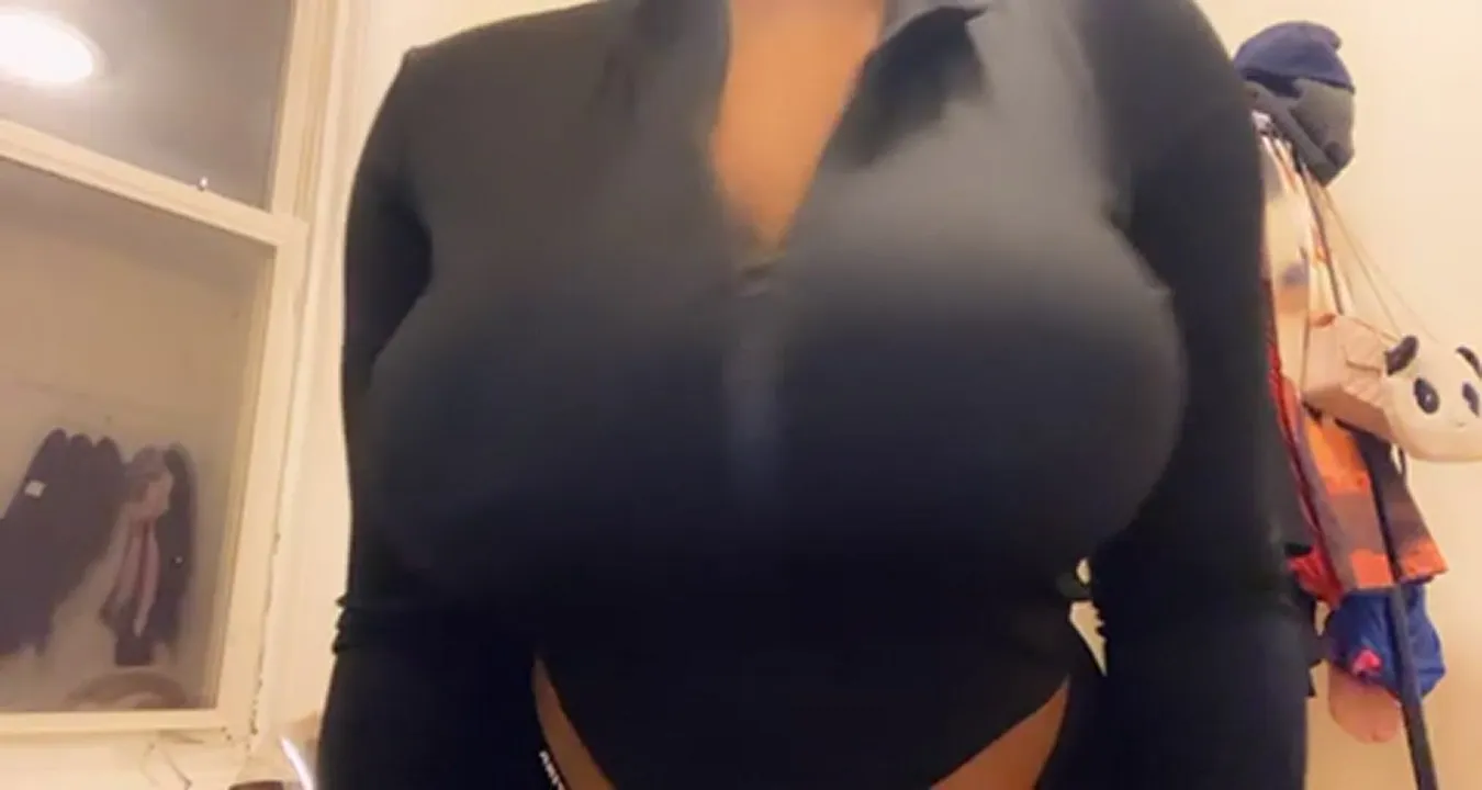 Titty reveal
