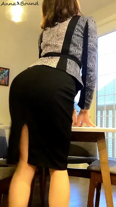 Ever wonder if your boss takes it up the ass?