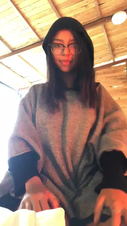 Il fait froid ici et j'adore mon adorable et douillet poncho