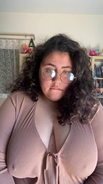 ¿Te levantas temprano o tarde? De cualquier manera, ¡disfruta mis tiddies para tiddy tuesday!