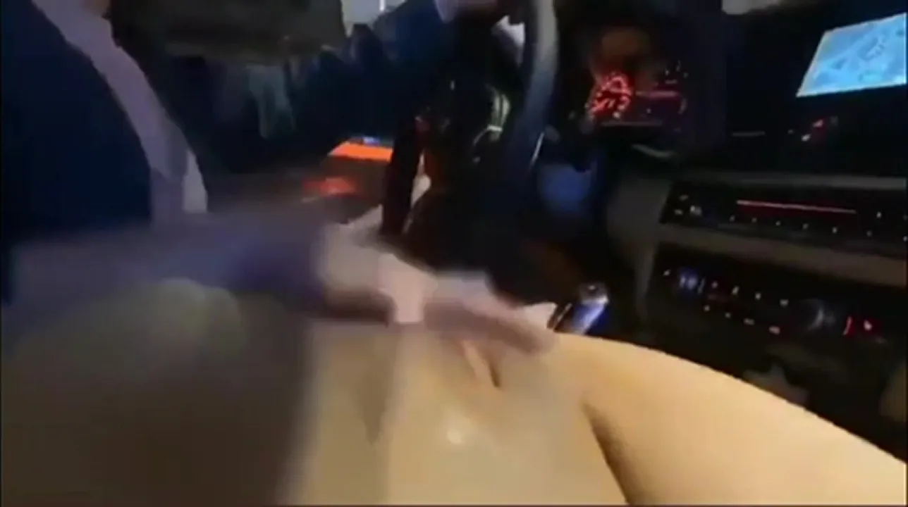 I shouldn’t be distracting my Uber driver … but I let him finger my pussy