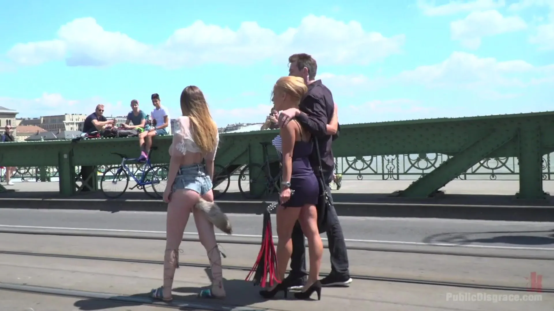 Elle n'est pas une sorte de race prude
