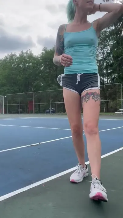 Flashing between tennis matches