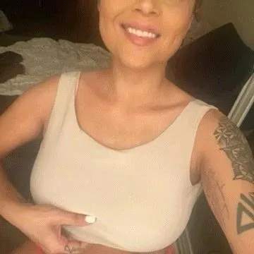 Smile and tits enjoy ;)