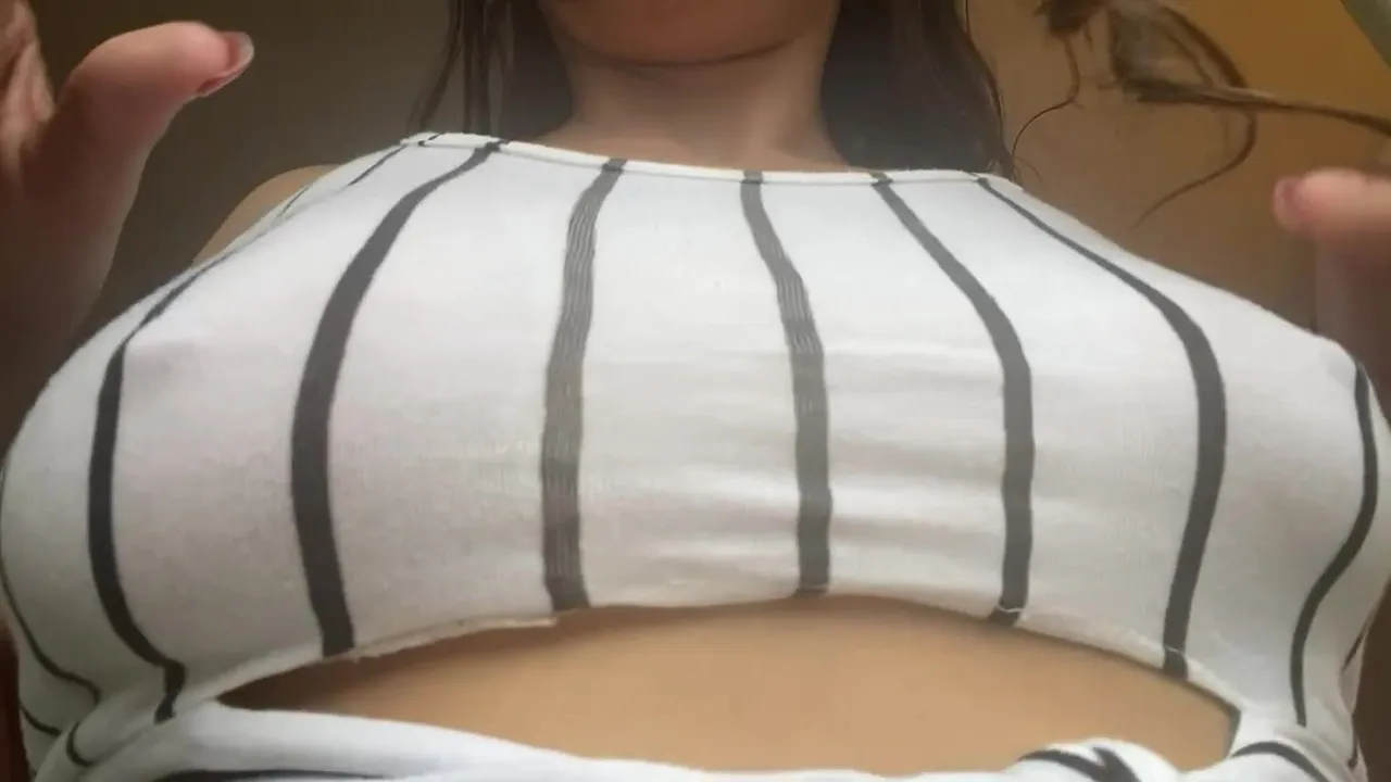 Pokies bouncing in a white crop top… i hope you enjoy