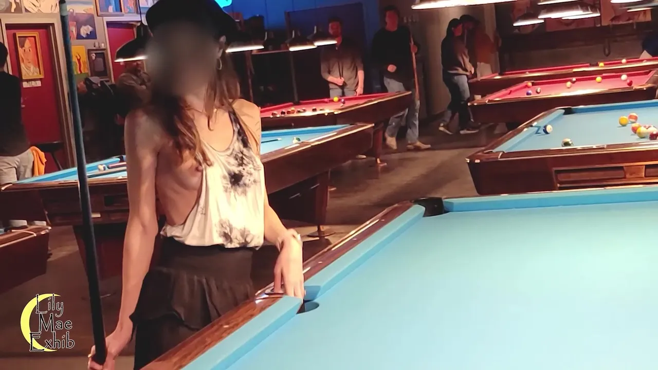 Cette jupe a été un grand succès à la salle de billard !