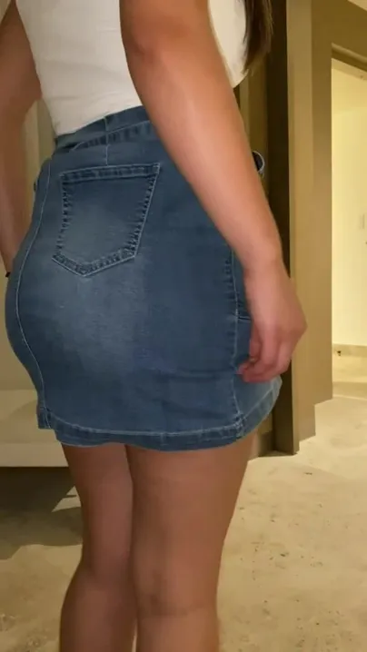 What would you do if I flashed you these PAWG cheeks