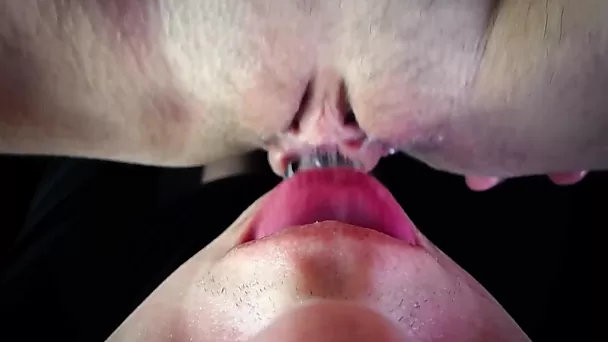 Video di primo piano con squirt enorme - leccare la figa - orgasmo