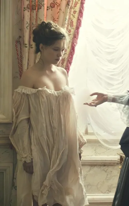 Léa Seydoux - Adeus, Minha Rainha - Full Frontal ENHANCED v2