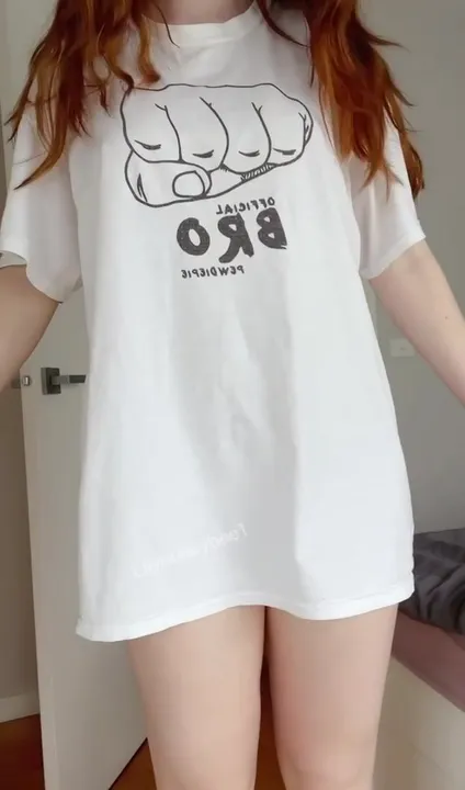 Essa camiseta esconde muito hehe..