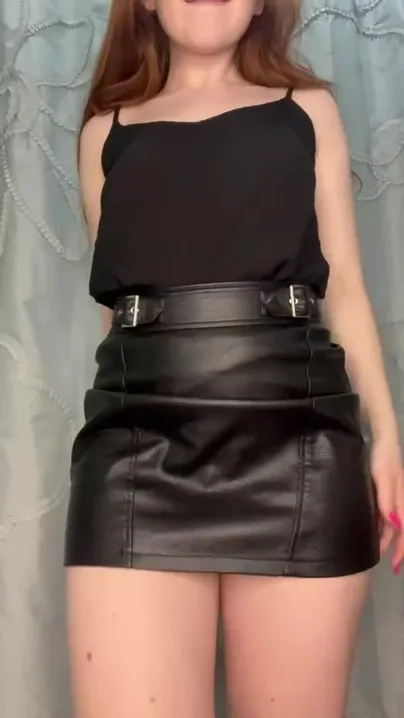 I want as many guys on the street as possible to see my pussy under my skirt