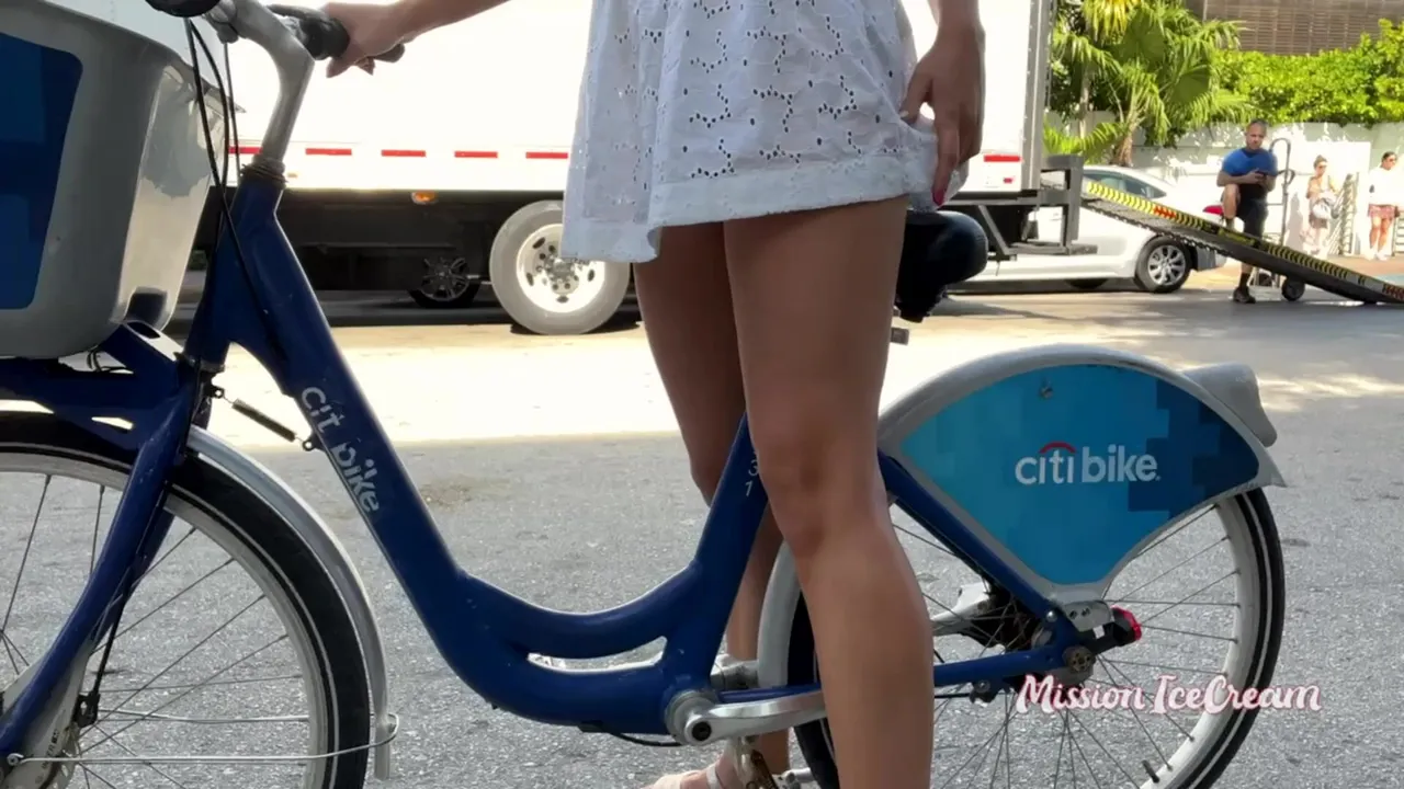 andar de bicicleta é minha maneira favorita de andar pela cidade