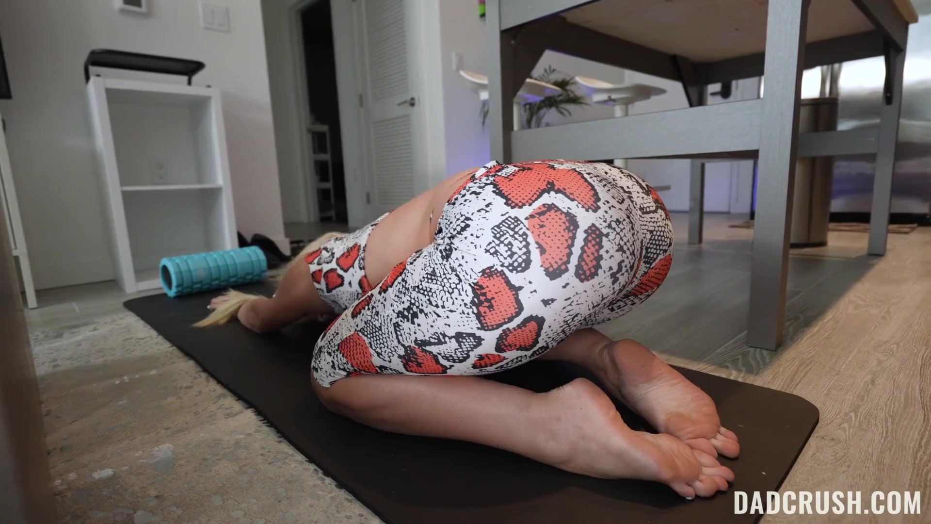 Stepdaughter makes daddy fuck her after yoga