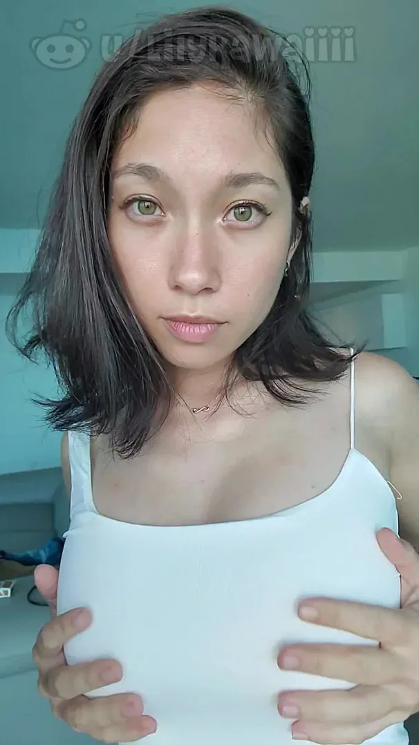 eyes or boobies?