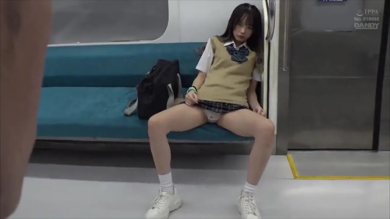 Ichika Matsumoto - Allein mit einer Schlampe im letzten Zug nach Hause