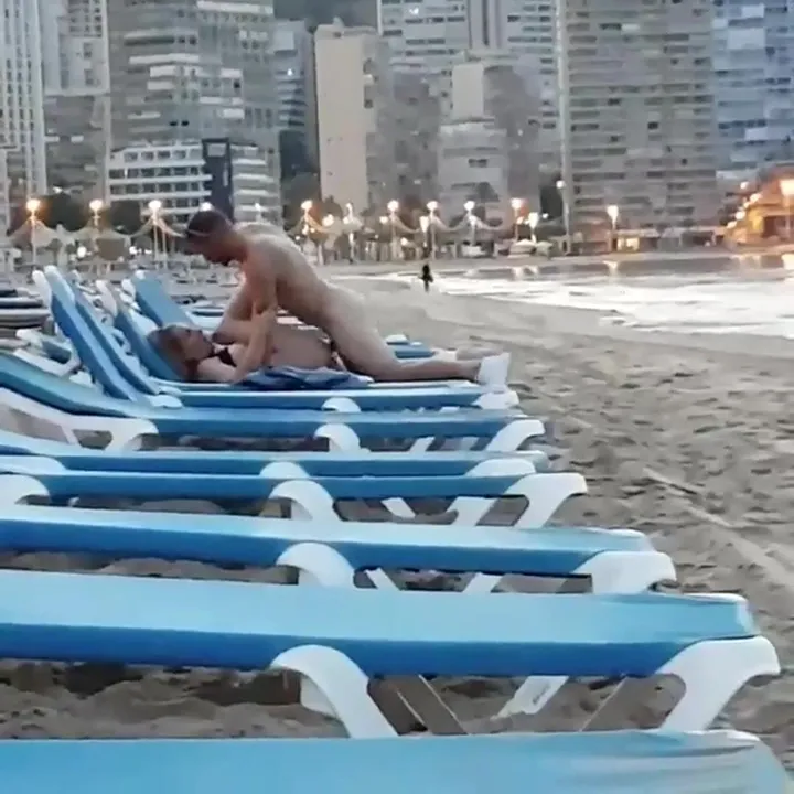 секс на пляже возбуждает