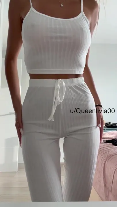 Este novo conjunto parece um pijama, mas não é