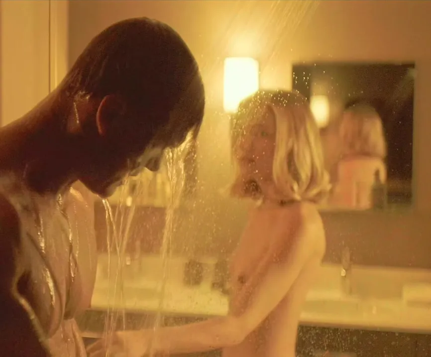 Willa Fitzgerald - Wunderschöne Handlung bei ihrem Nacktdebüt in "Reacher"
