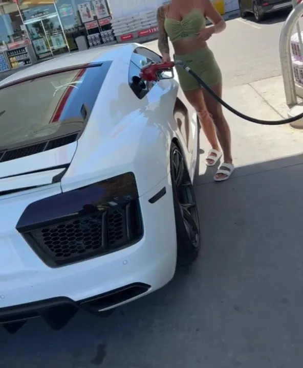 Flashing at the pump filling the R8
