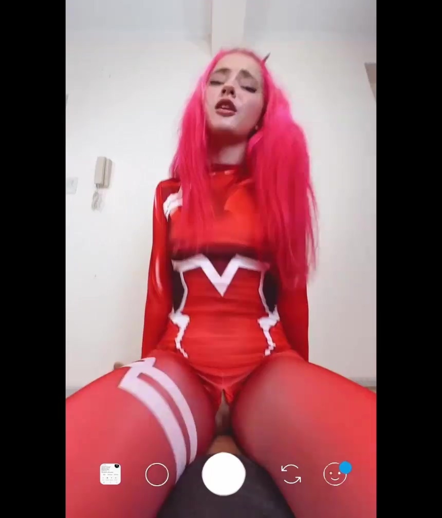 Pink Hair Cosplay Porn Erito - Amateur Zero Two cosplayer rides cock on Instagram