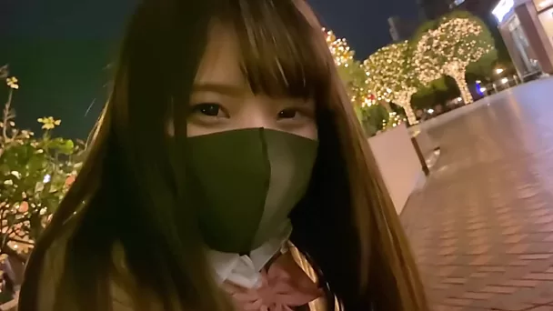 Japanisches Teen wird nach Date geil gefickt!