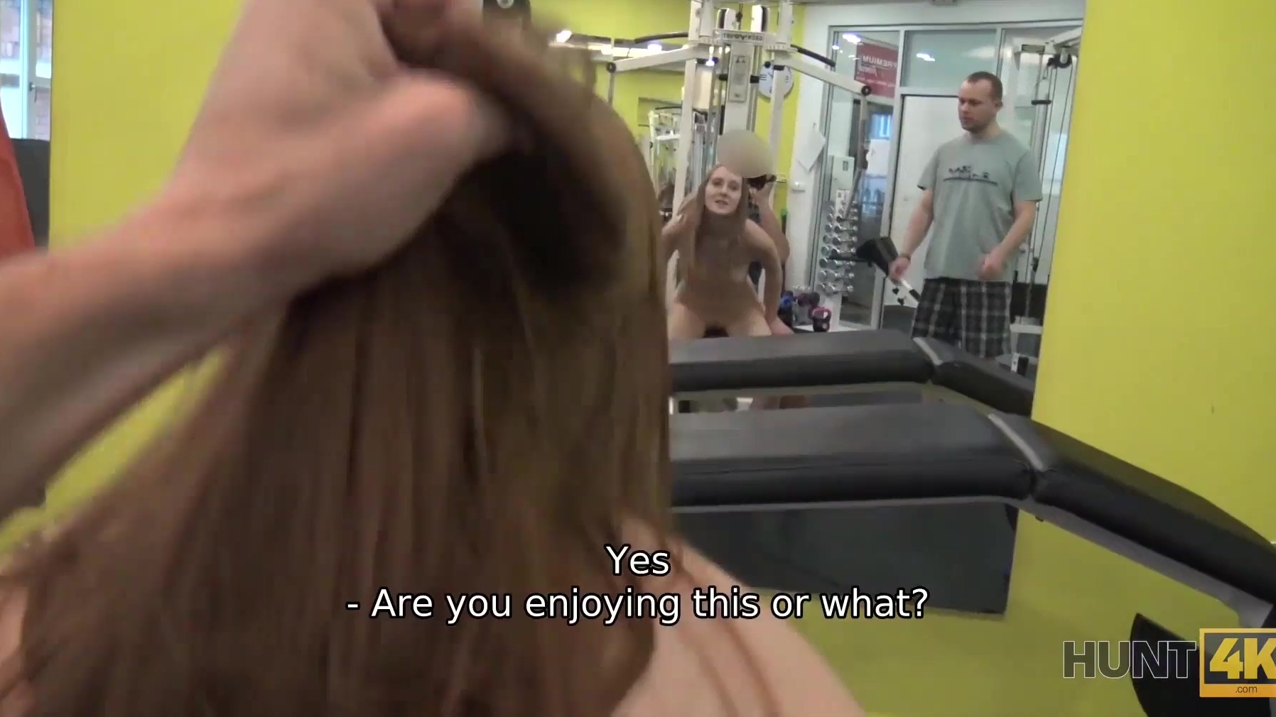 Horny big butt redhead teen cuckolds her boyfriend in the gym for money with a stranger. picture