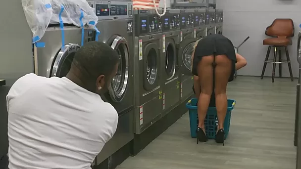 PAWG upskirt drive black man crazy in the public laundry