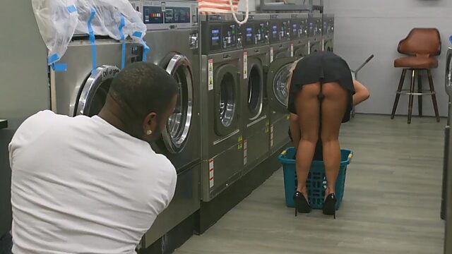 PAWG upskirt drive black man crazy in the public laundry