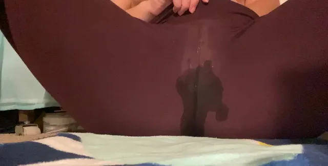My first time squirting through leggings